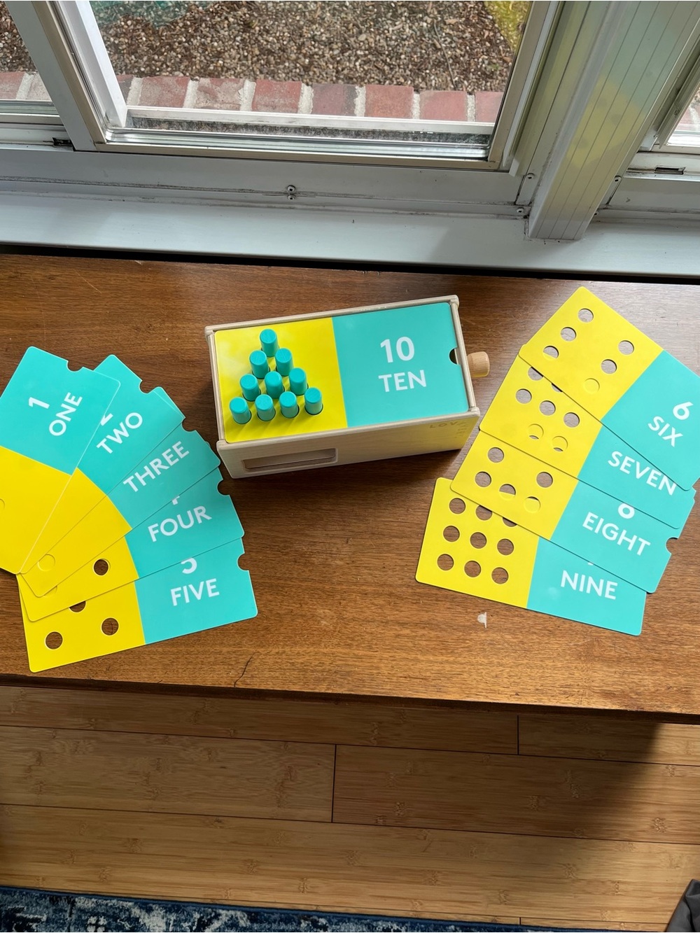 LOVEVERY Wooden Peg Counting Toy